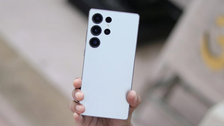 В Индии ликвидировали подпольный цех по производству поддельных флагманов Galaxy S Ultra, Galaxy Z Fold и Galaxy S Flip &mdash; их собирали из китайских комплектующих